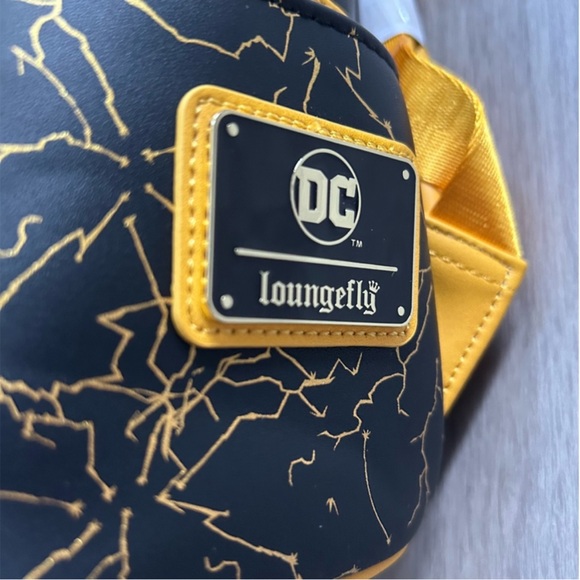 Black Adam DC comics loungefly light up mini backpack NWT - Picture 6 of 6